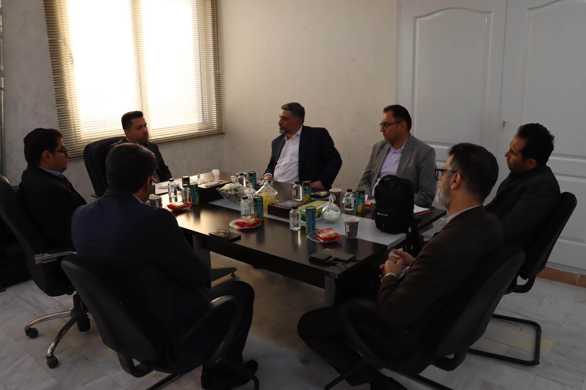 نشست رسمی مدیرعامل شرکت مهرامداد (شمساما) با مدیرعامل شهرک صنعتی خیرآباد اراک جهت معرفی خدمات نیروی انسانی در راستای توسعه فعالیت