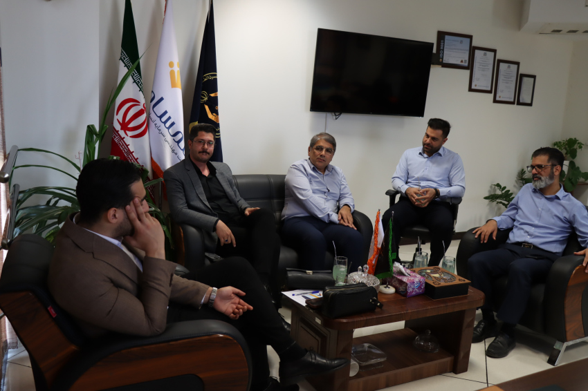 بررسی راهکارهای توسعه تبلیغات و شبکههای اجتماعی در نشست مشترک مدیران شرکت مهرامداد( شمساما) با فعالان حوزه رسانه و بازاریابی