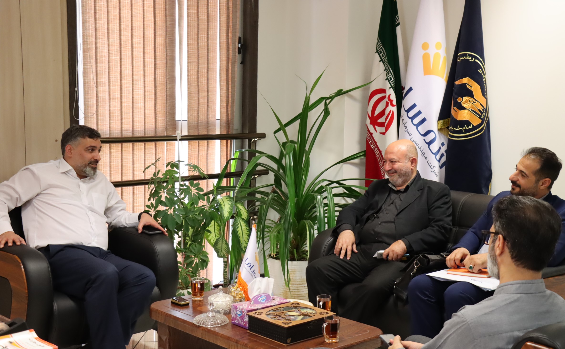 سرپرست جدید امور اداری البرز دارو در دیدار با مدیرعامل شرکت مهرامداد (شمساما) معرفی شد