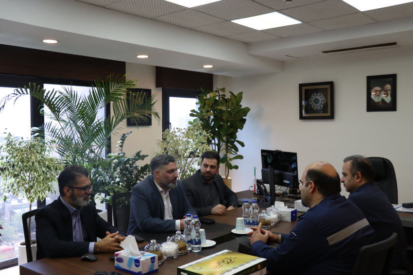 دیدار مدیرعامل شرکت مهر امداد (شمساما) با مدیر عامل شرکت صنایع آهن و فولاد سرمد ابرکوه